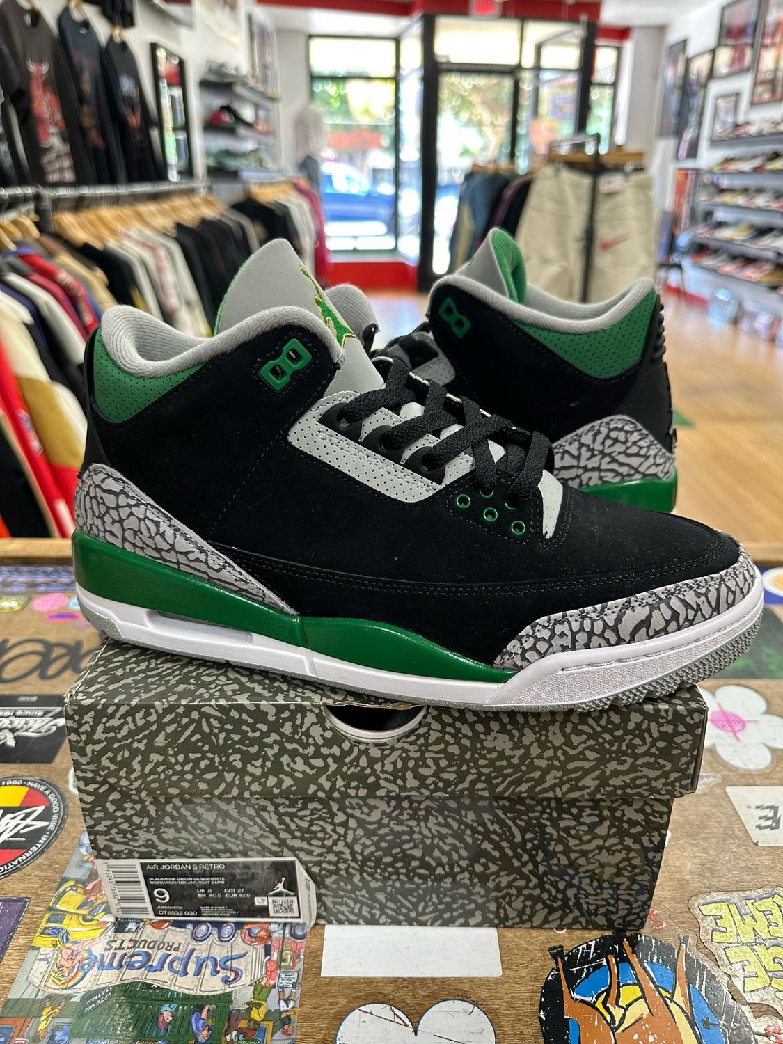 Jordan 3 Retro Pine Green Size 9 Lightly Used