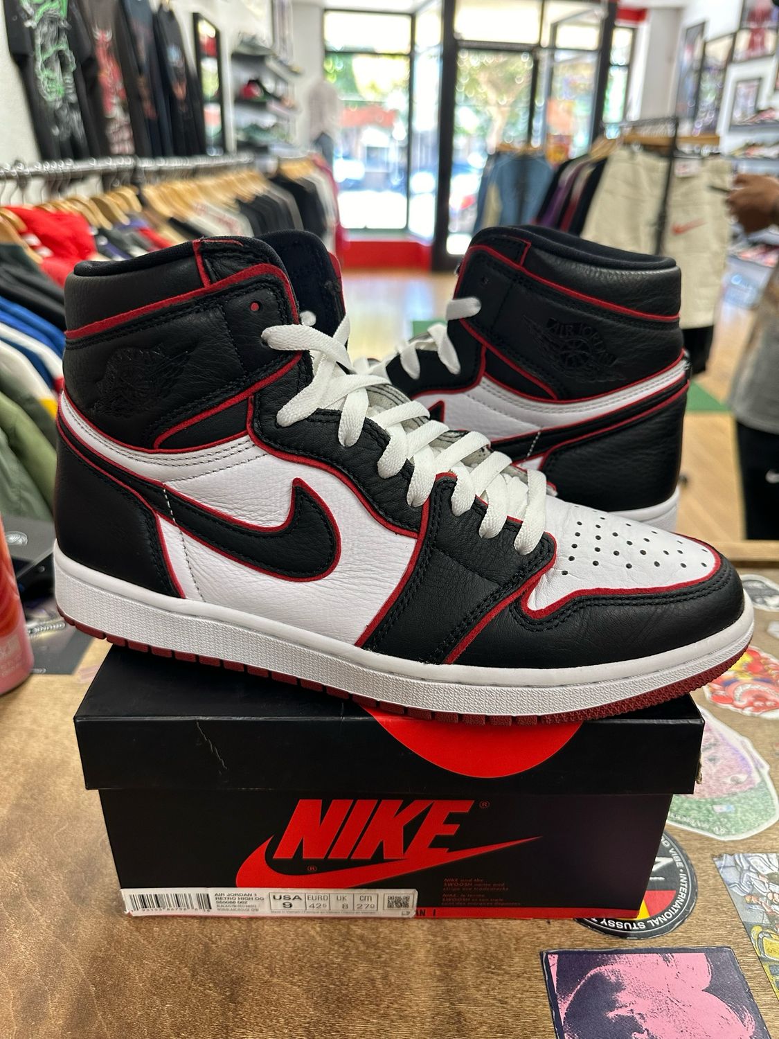 Jordan 1 Retro High Bloodline Size 9 Used