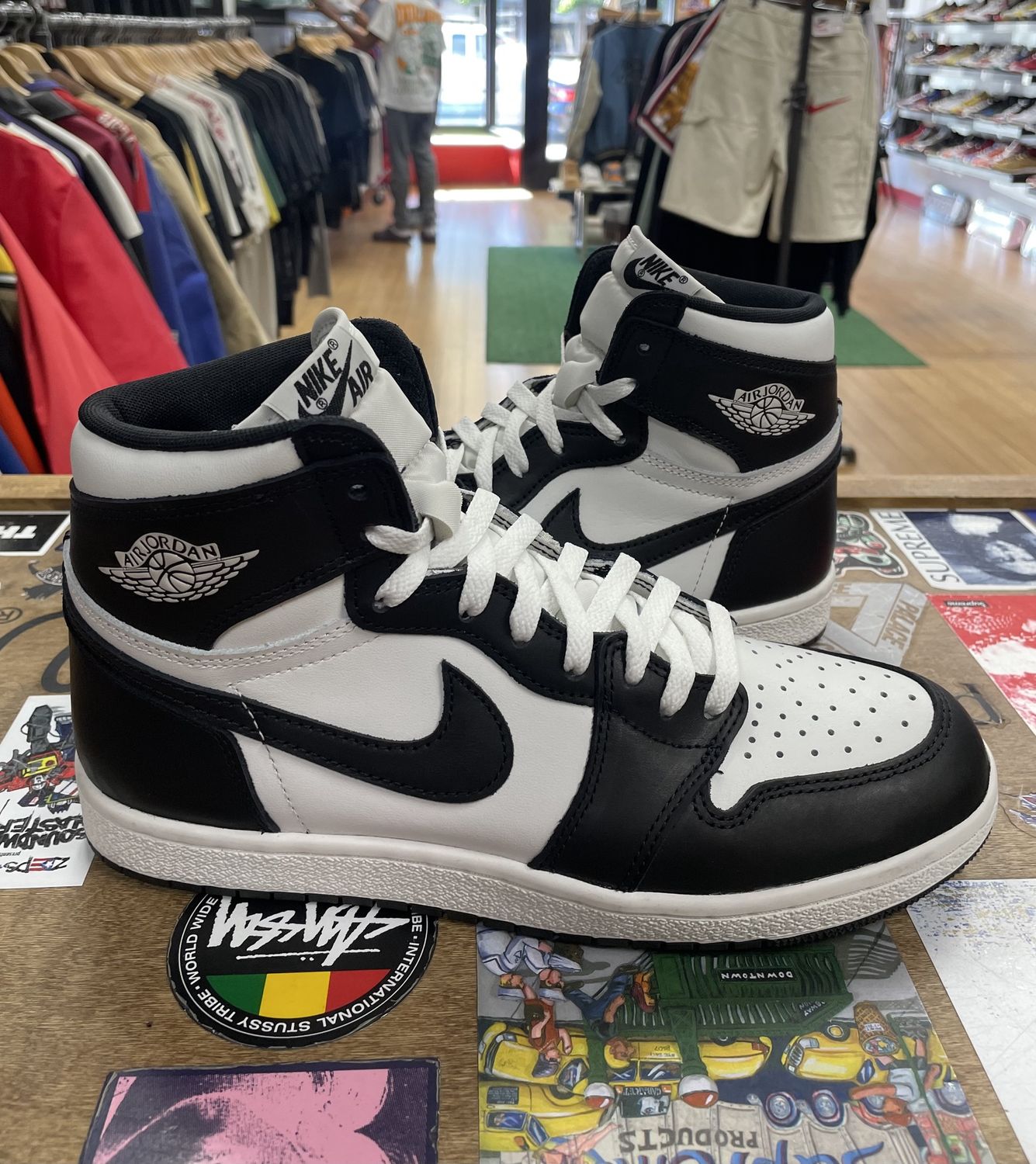 Pre Owned Jordan1 High &#39;85 Size 9 NO BOX