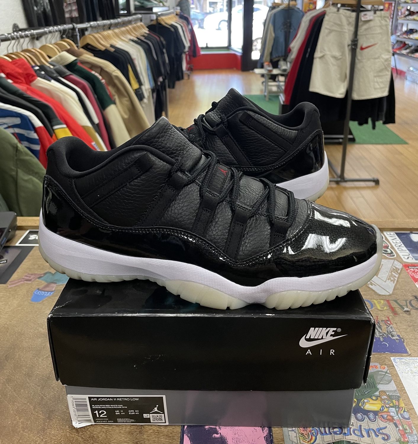 Jordan 11 Retro Low 72-10 Size 12 Pre-Owned