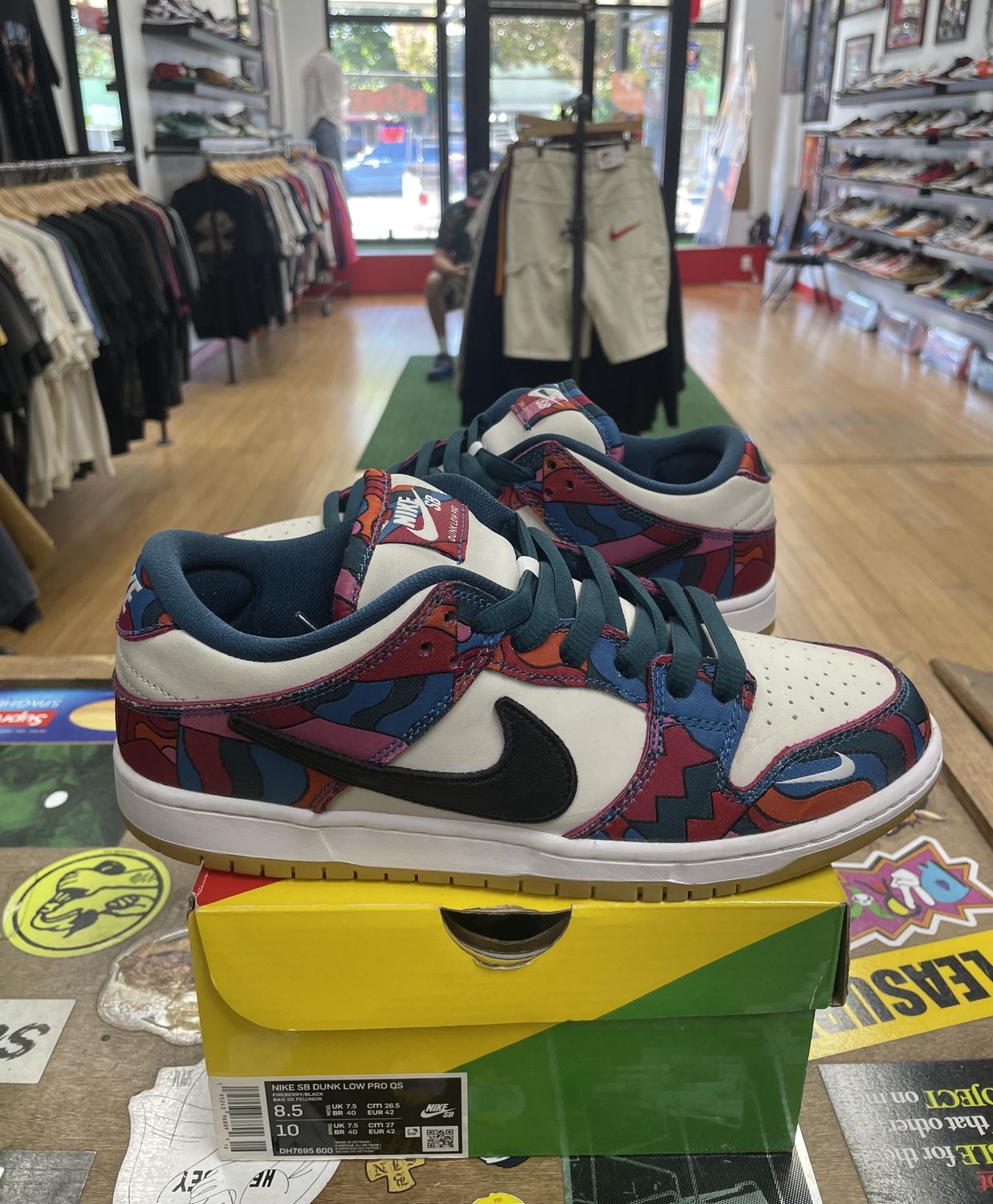 Nike SB Dunk Low Pro Parra Abstract Art Size 8.5 Pre Owned