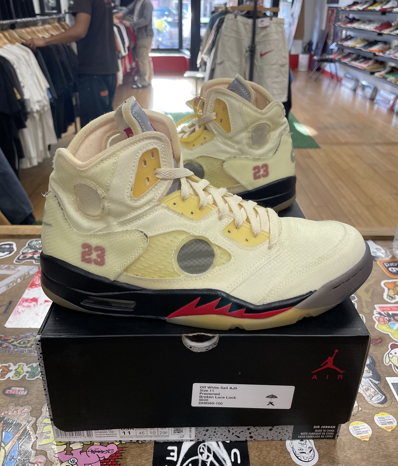 Jordan 5 Retro Off-White Sail Size 11 Pre-Owned
