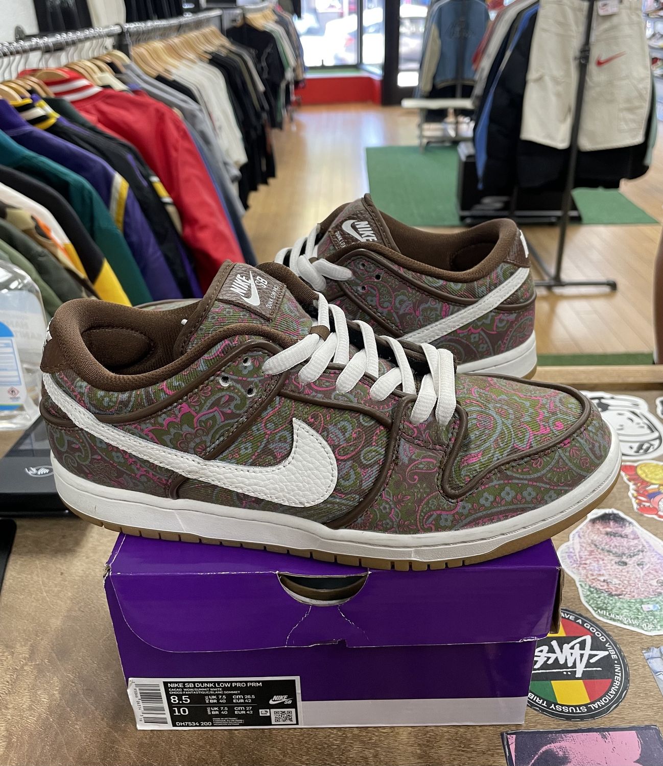 Nike SB Dunk Low Pro Paisley Brown Size 8.5 Pre Owned