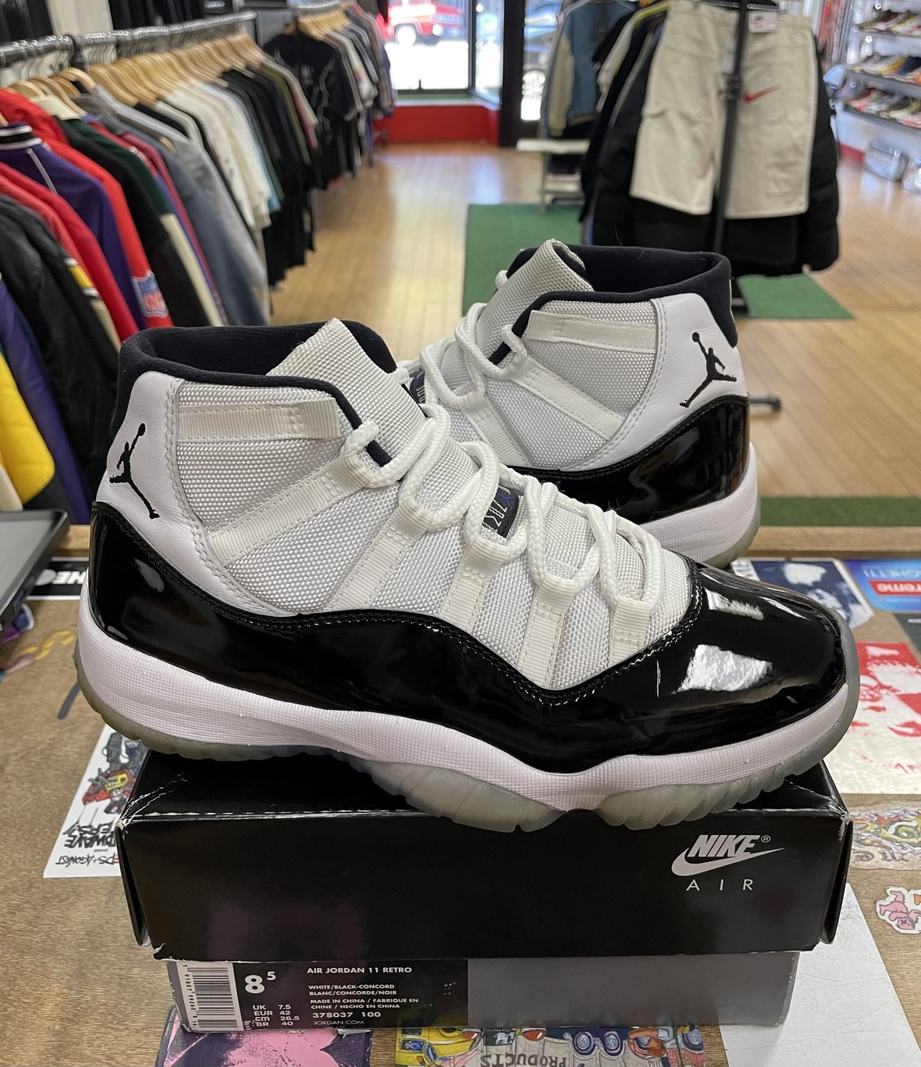 Jordan 11 Retro Concord (2018) Size 8.5 Used