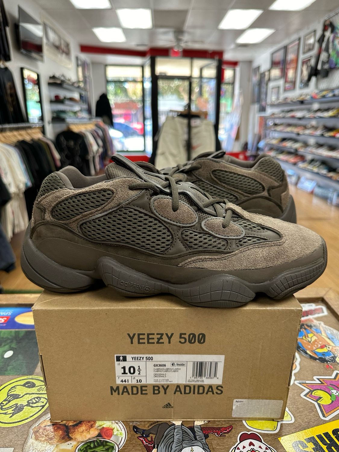 adidas Yeezy 500 Clay Brown Size 10.5 Used