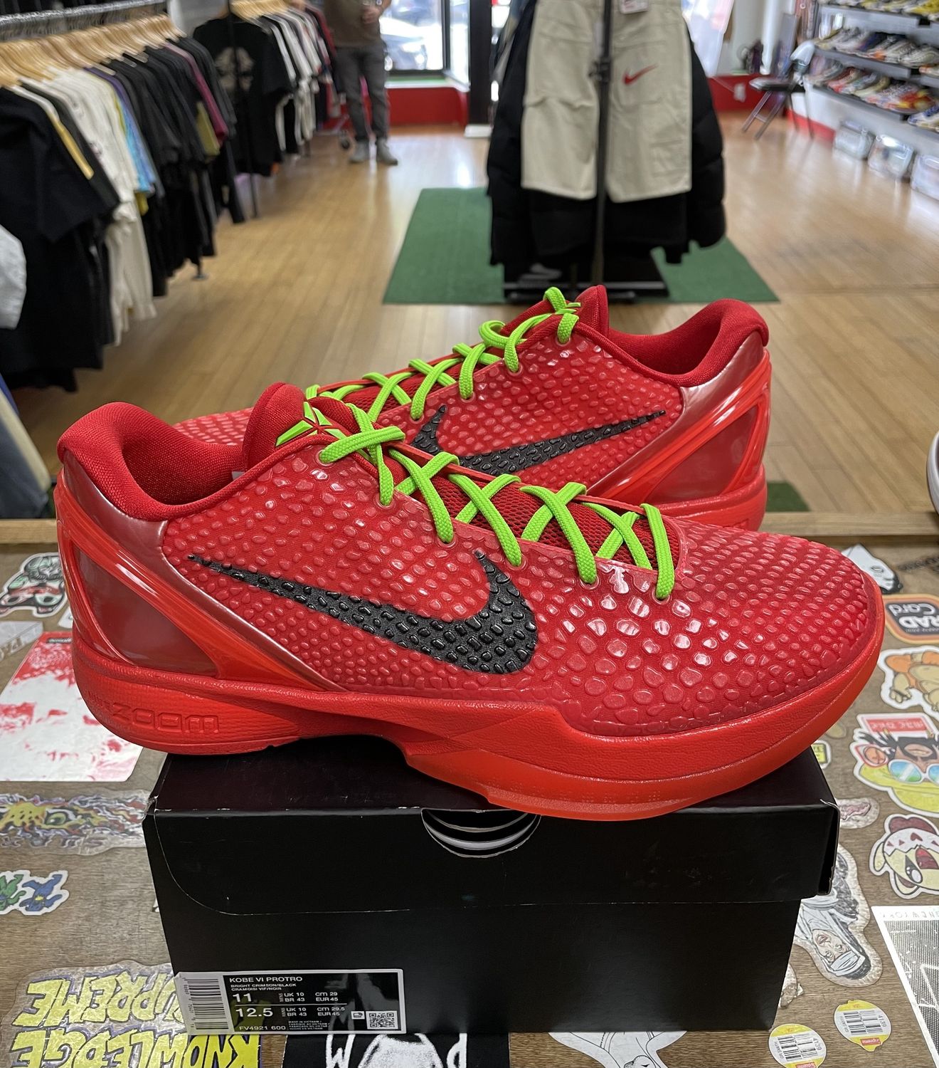 DS Nike Kobe 6 Protro Reverse Grinch Size 11