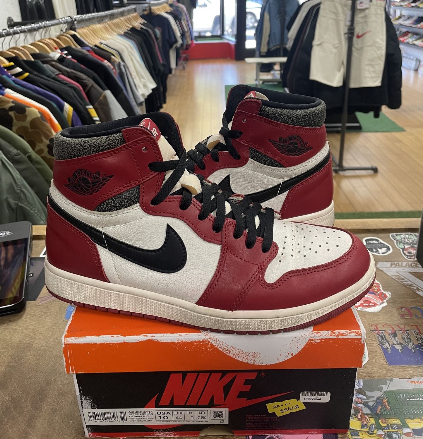 Jordan 1 Retro High OG Chicago Lost and Found Size 10 (Worn)