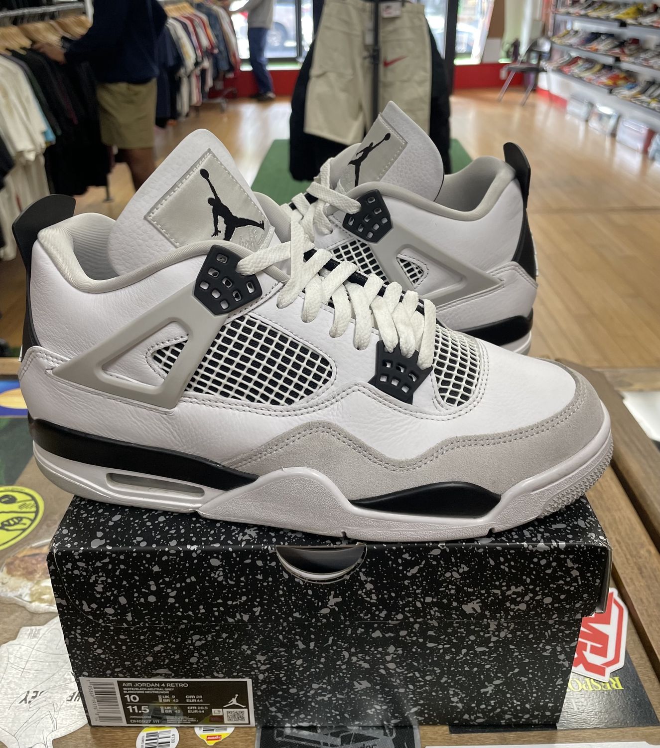 Jordan 4 Retro Military Black Size 10 Pre Owned
