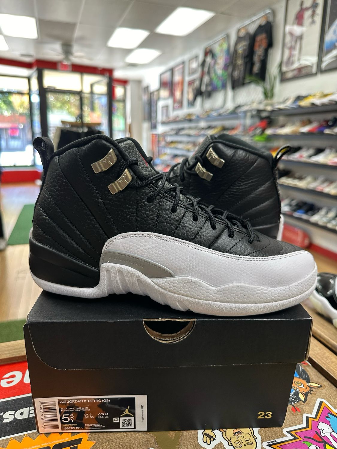 DS Jordan 12 Retro Playoffs (2022) (GS) 5.5Y