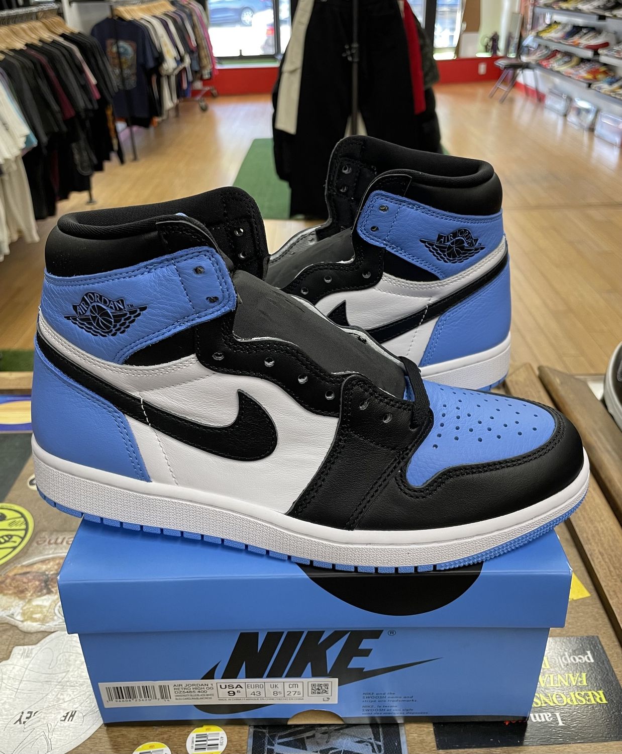 DS Jordan 1 Retro High OG UNC Toe Size 9.5