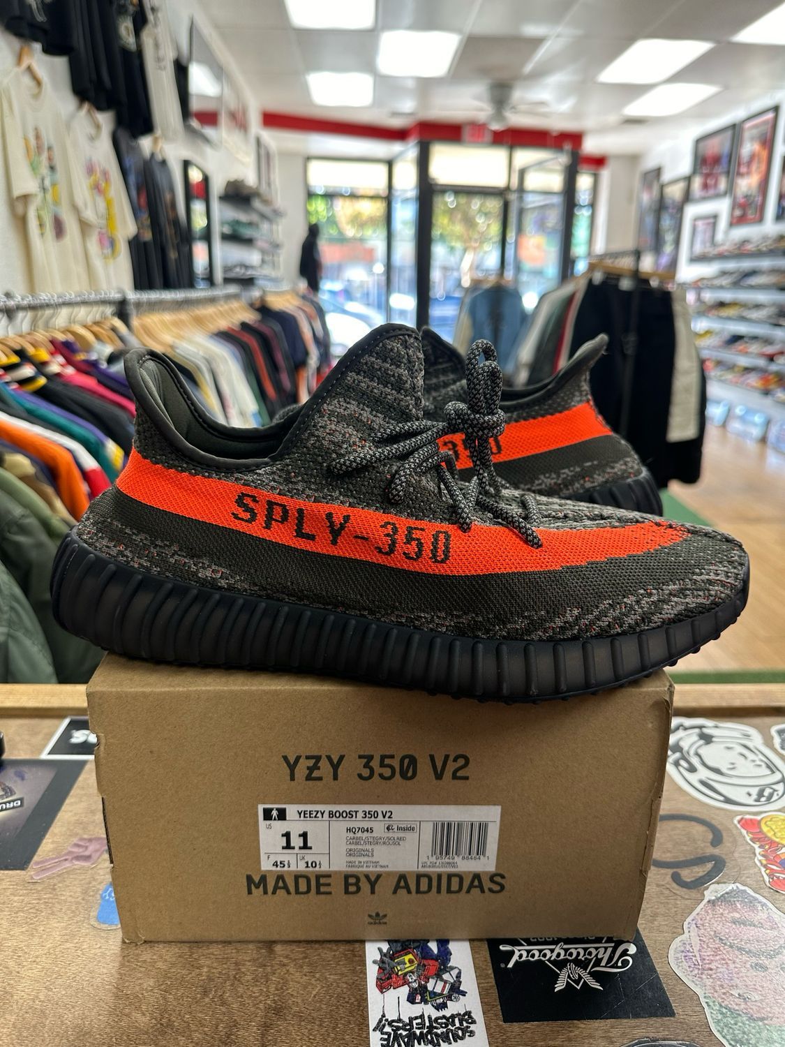 adidas Yeezy Boost 350 V2 Carbon Beluga Size 11 DS