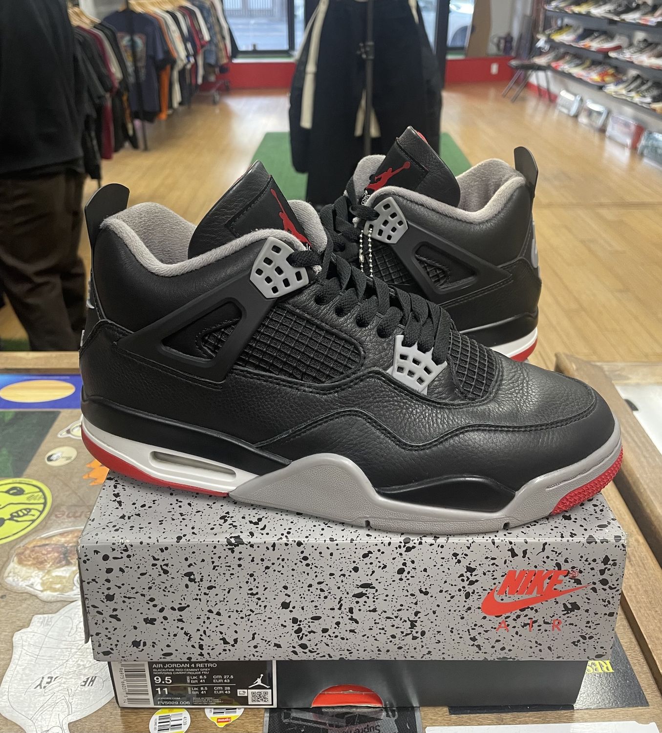 Jordan 4 Retro Bred Reimagined Size 9.5 Pre Owned