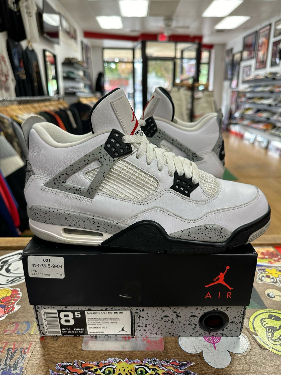 Used Jordan 4 Retro White Cement (2016) Size 8.5