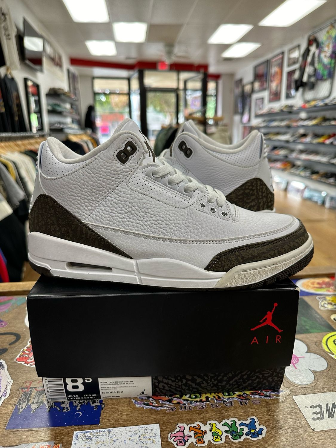Used Jordan 3 Retro Mocha (2018) Size 8.5