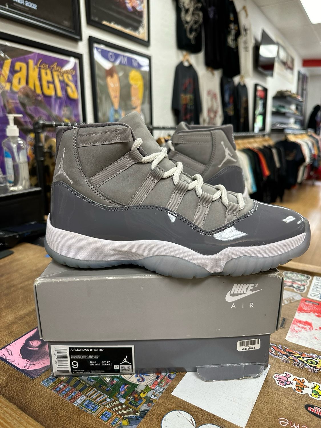 Used Jordan 11 Retro Cool Grey (2021) Size 9