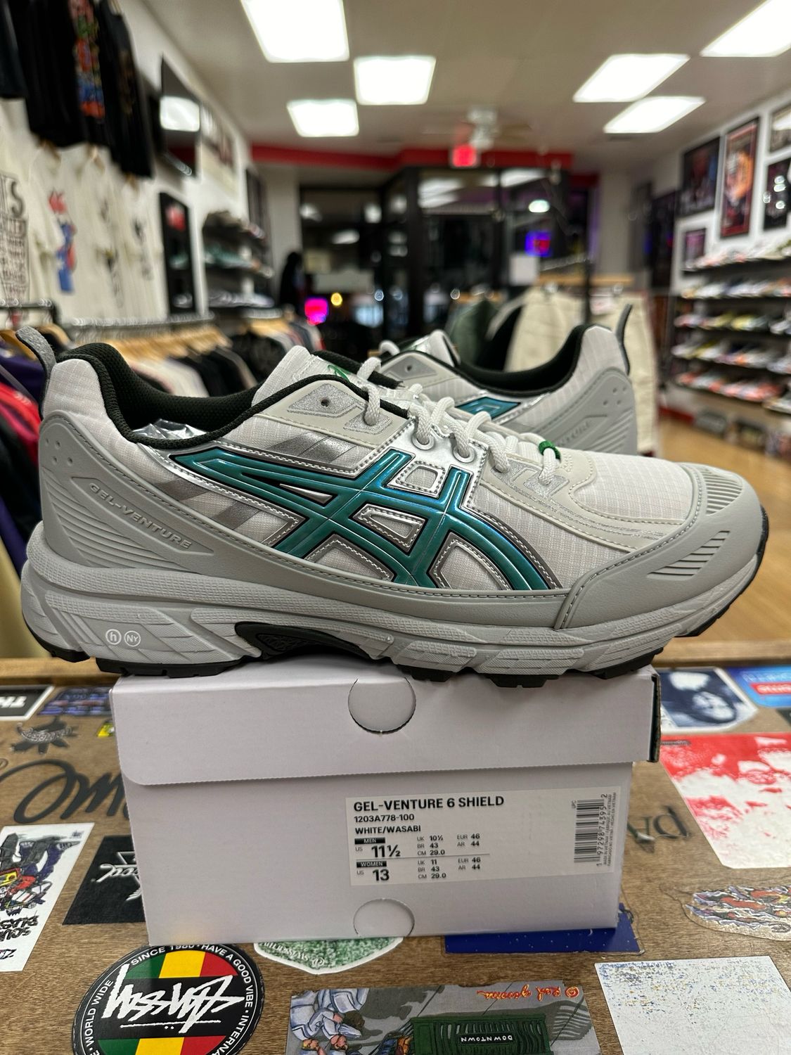 DS ASICS Gel-Venture 6 Shield Hidden NY Size 11.5