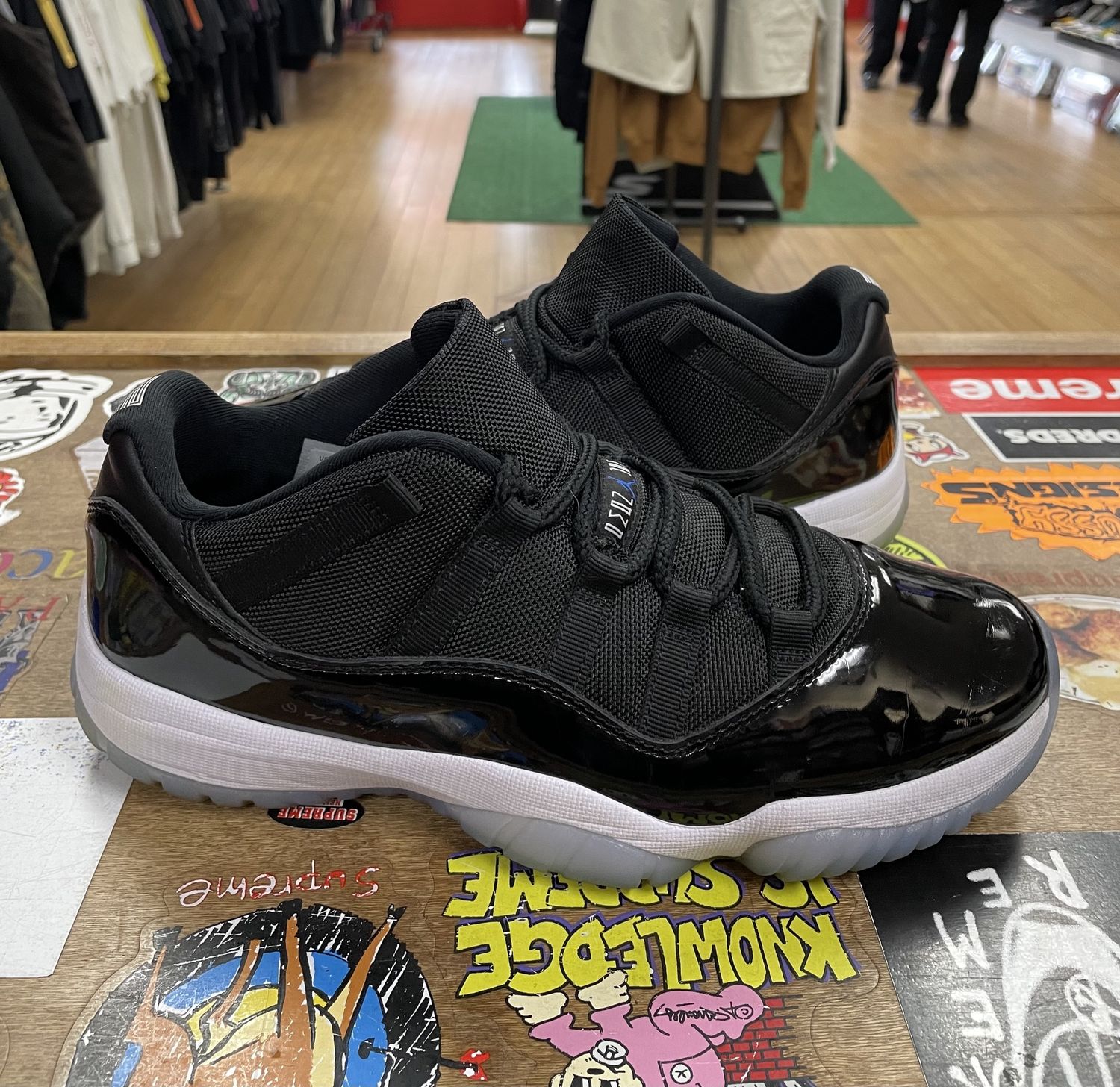 USED Jordan 11 Retro Low Space Jam Size 9 NO BOX