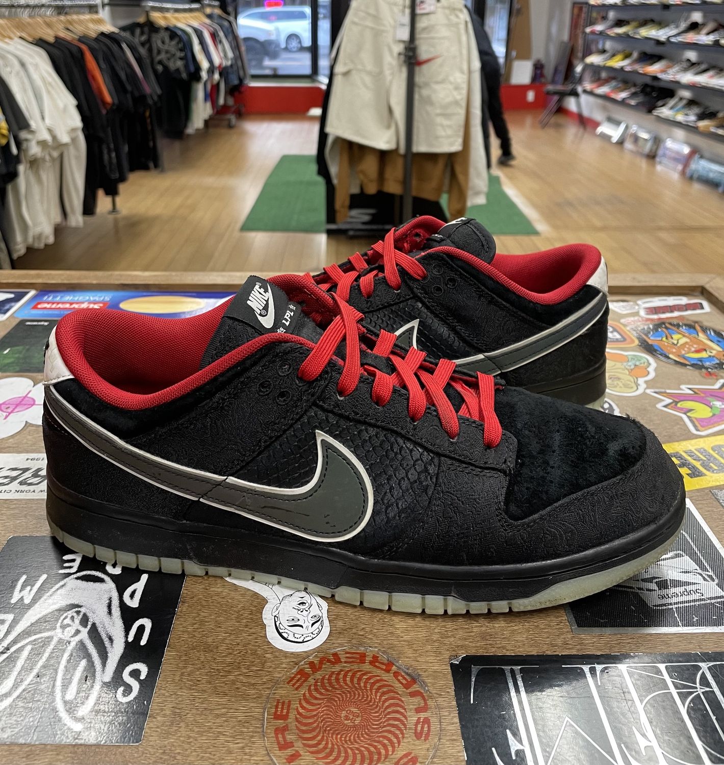 USED Nike Dunk Low LPL League of Legends *(NO BOX) Size 11
