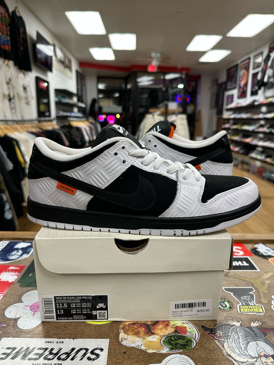 TRIED-ON Nike SB Dunk Low TIGHTBOOTH  Size 11.5