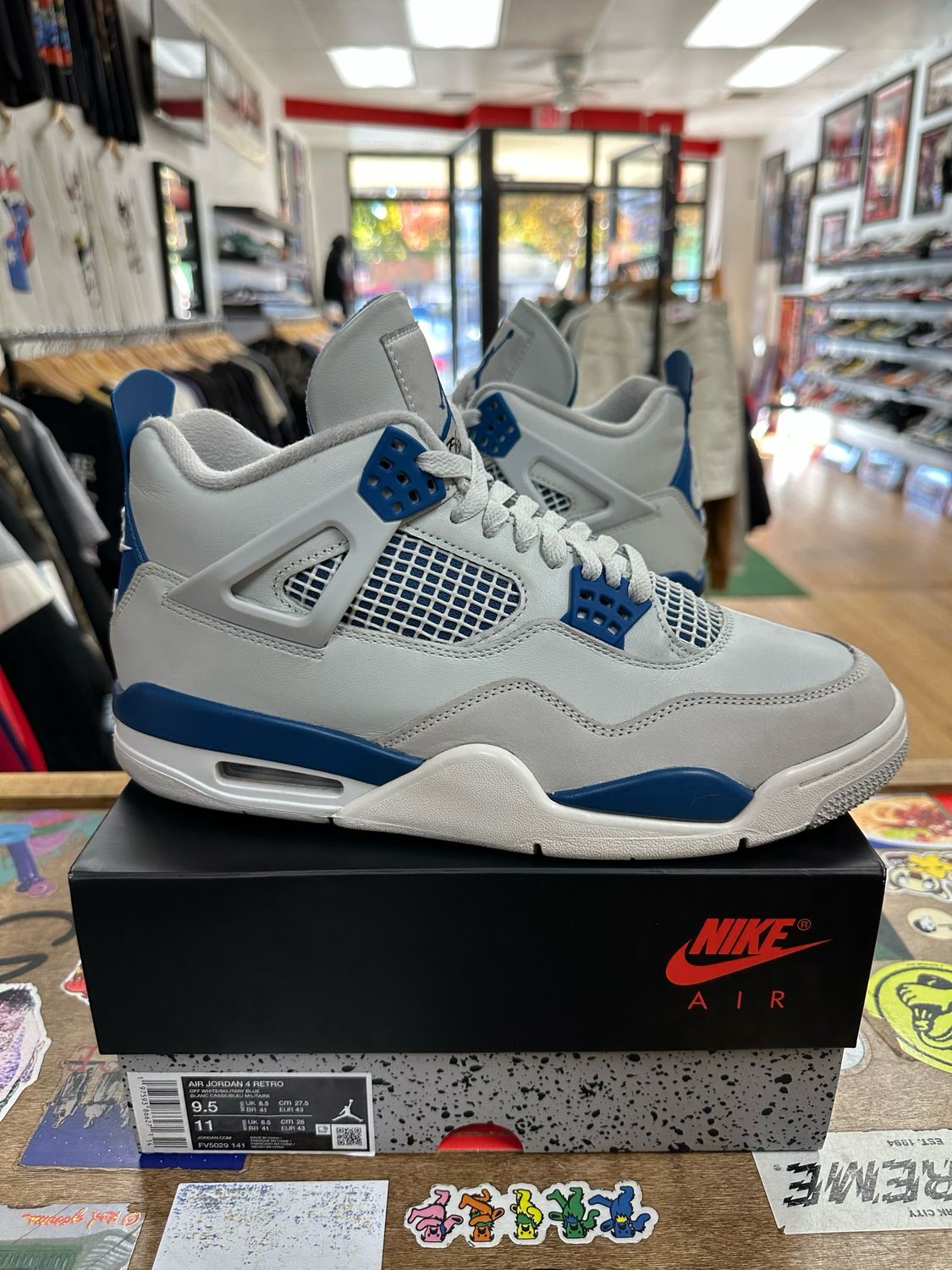 USED Jordan 4 Retro Military Blue (2024) Size 9.5
