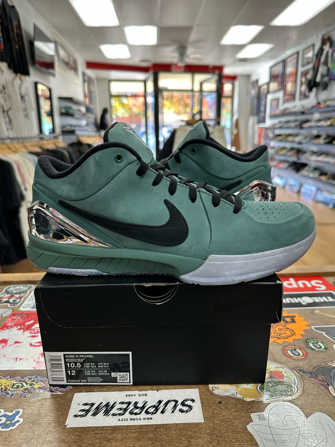 Nike Kobe 4 Protro Girl Dad Size 10.5 Pre owned