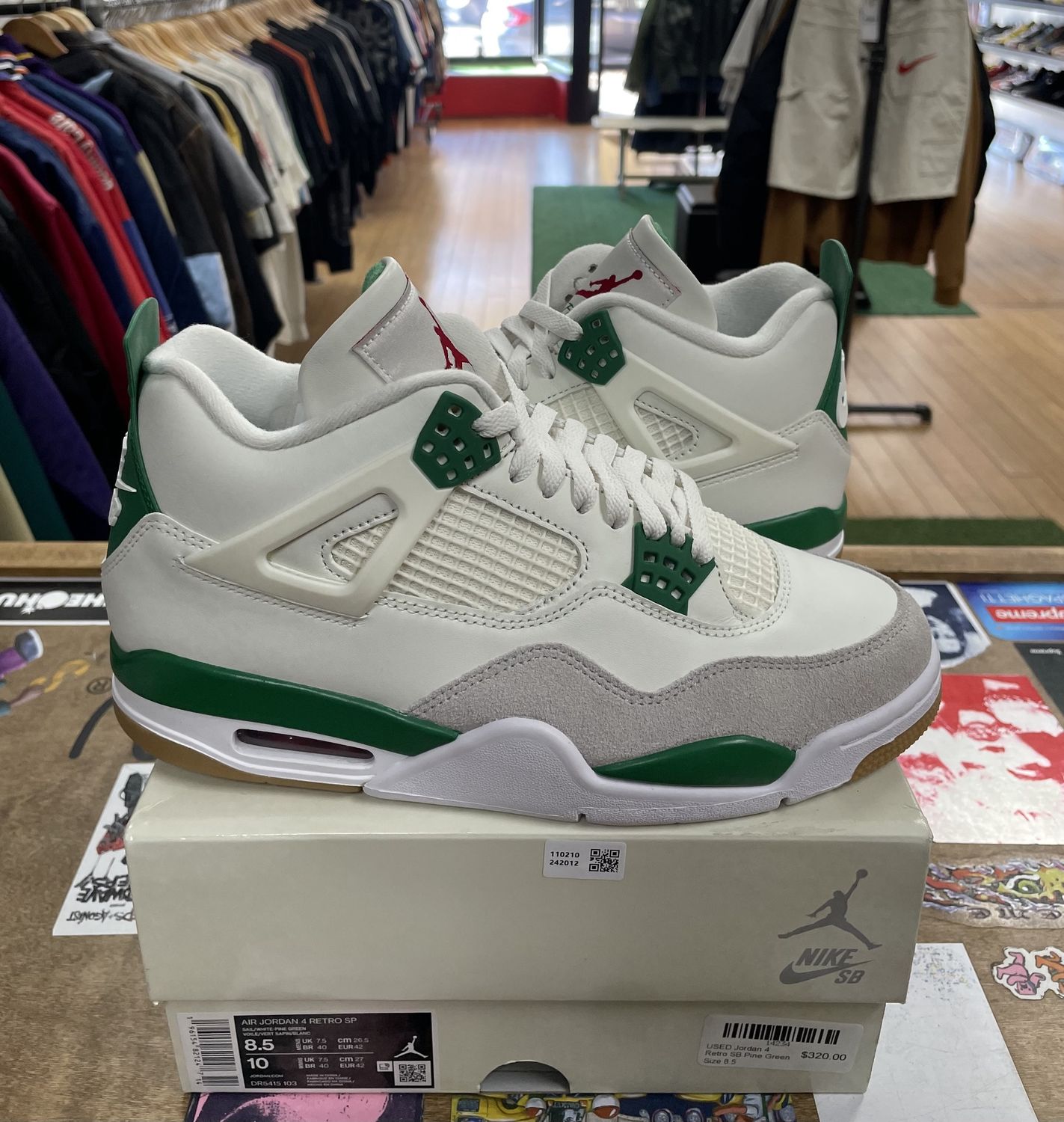 USED Jordan 4 Retro SB Pine Green Size 8.5