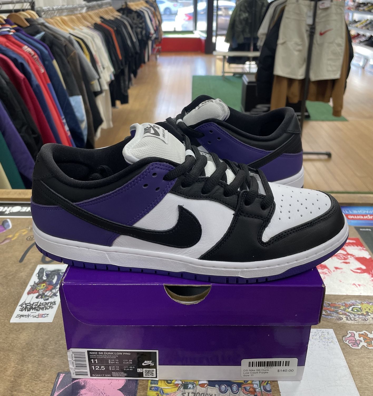 DS Nike SB Dunk Low Court Purple Size 11