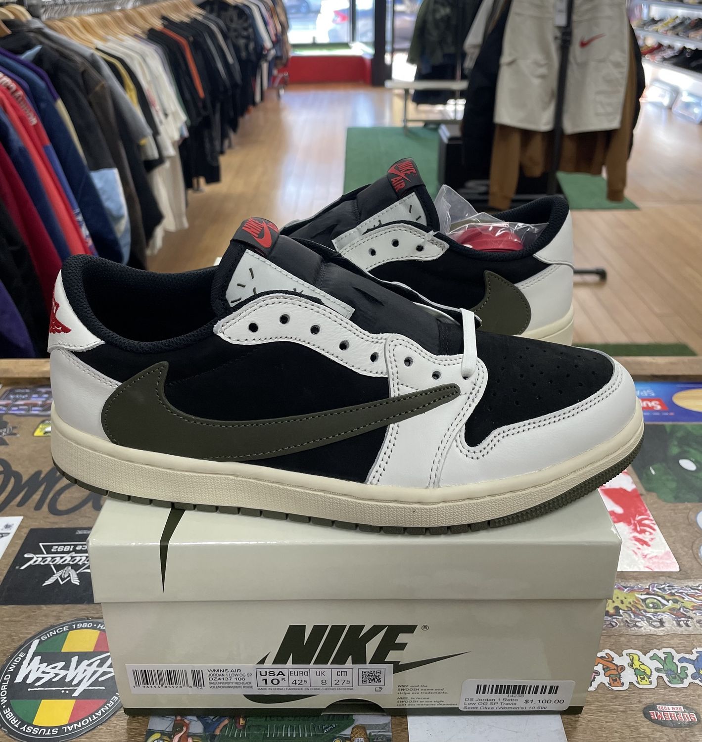DS Jordan 1 Retro Low OG SP Travis Scott Olive (Women&#39;s) 10.5W