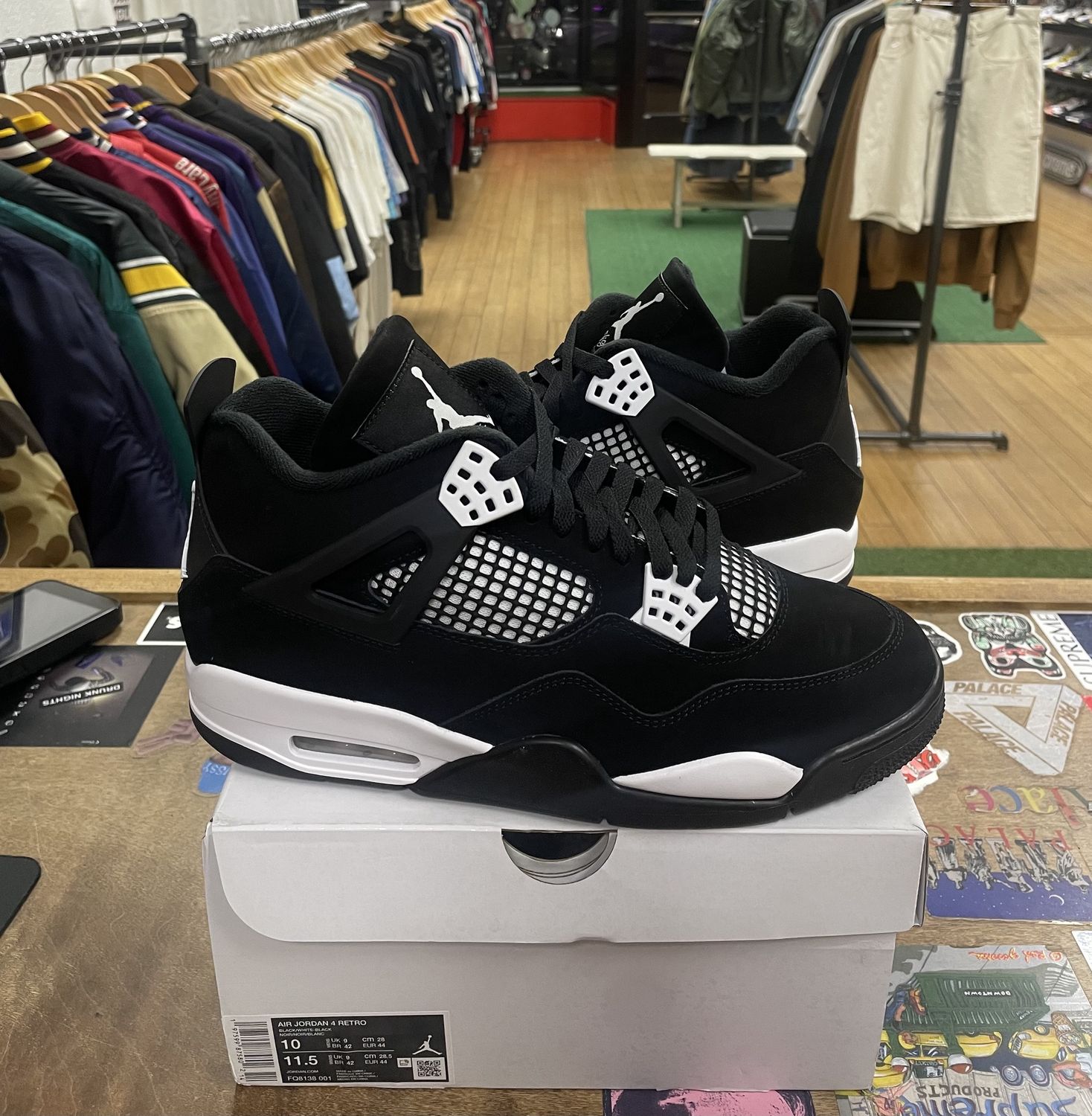 Jordan 4 Retro White Thunder Size 10 DS