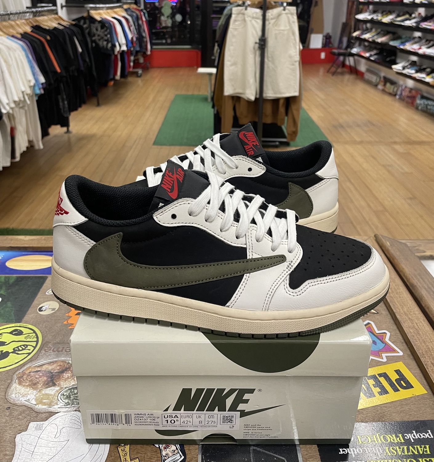 Pre Owned Jordan 1 Retro Low OG SP Travis Scott Olive 10.5W 9M