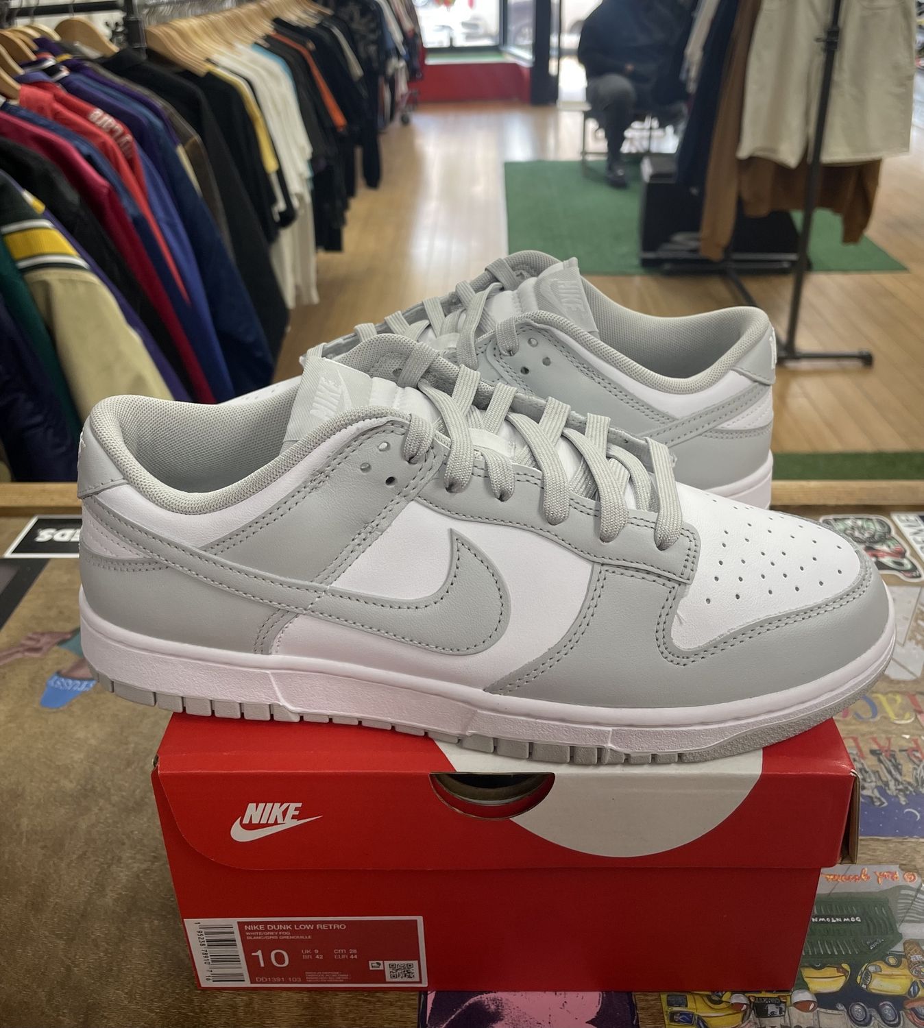 DS Nike Dunk Low Grey Fog Size 10