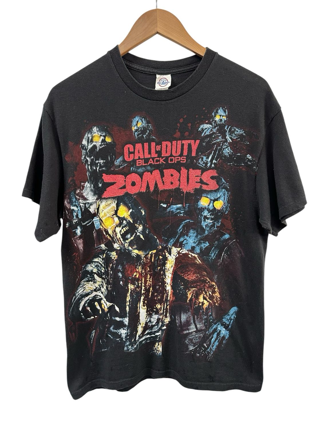 Call of Duty Black Ops Zombies Tee Large
