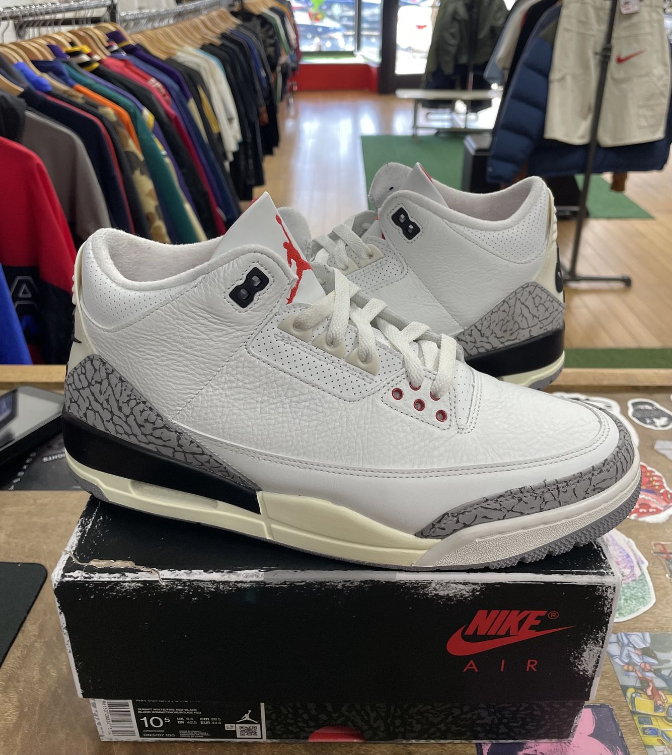 Jordan 3 Retro White Cement Reimagined Size 10.5 Pre Owned