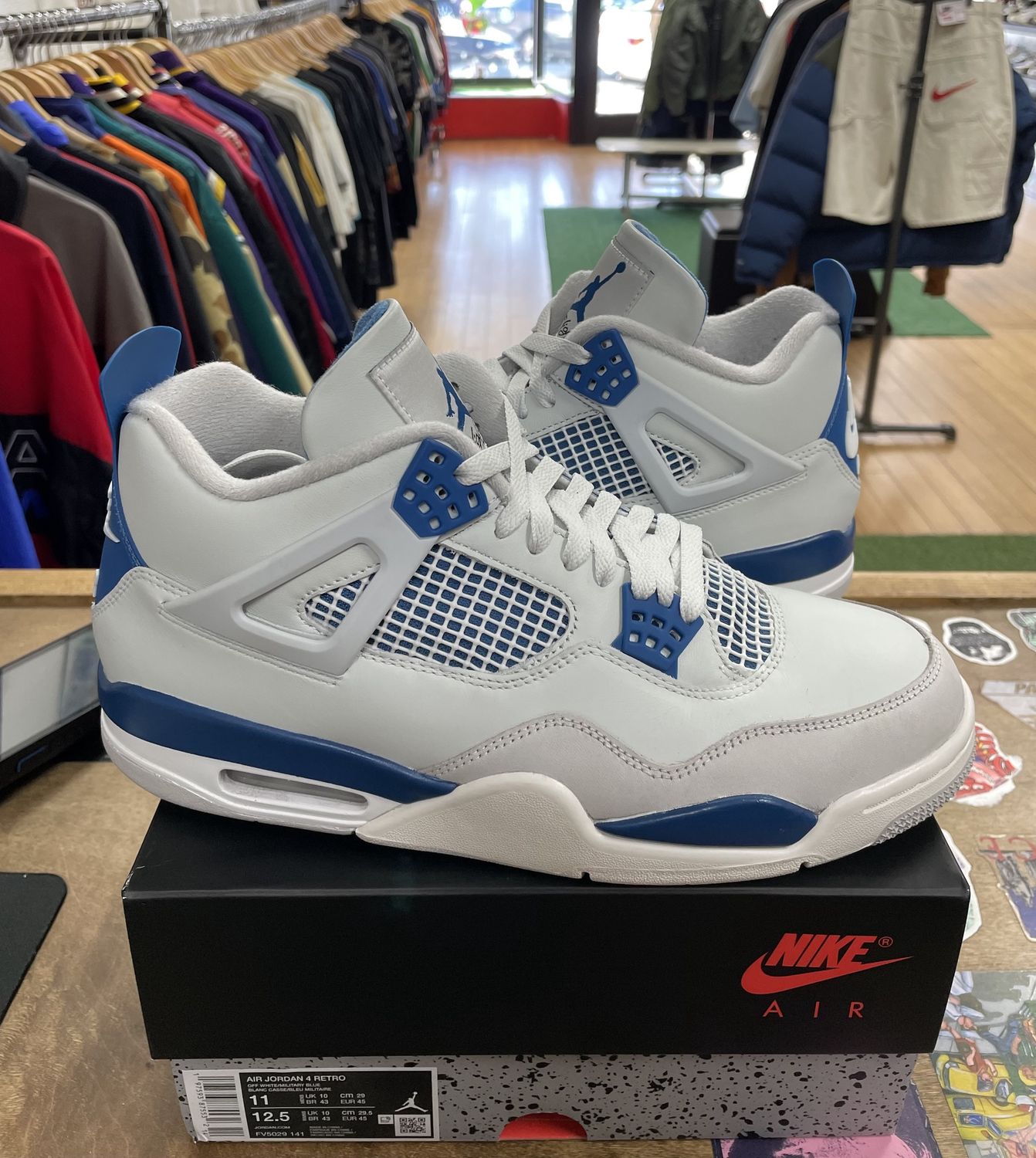 Jordan 4 Retro Military Blue (2024) Size 11 Pre owned