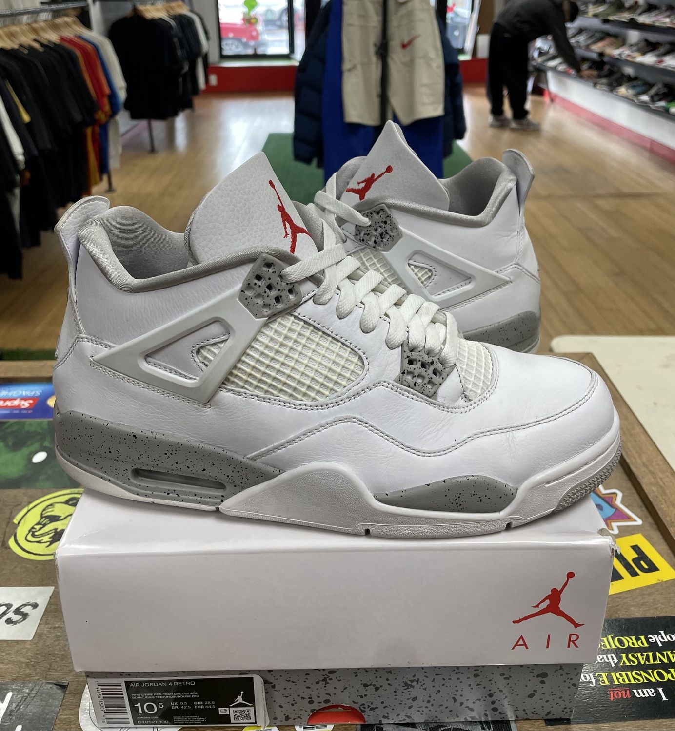 Jordan 4 Retro White Oreo (2021) Size 10.5 USED