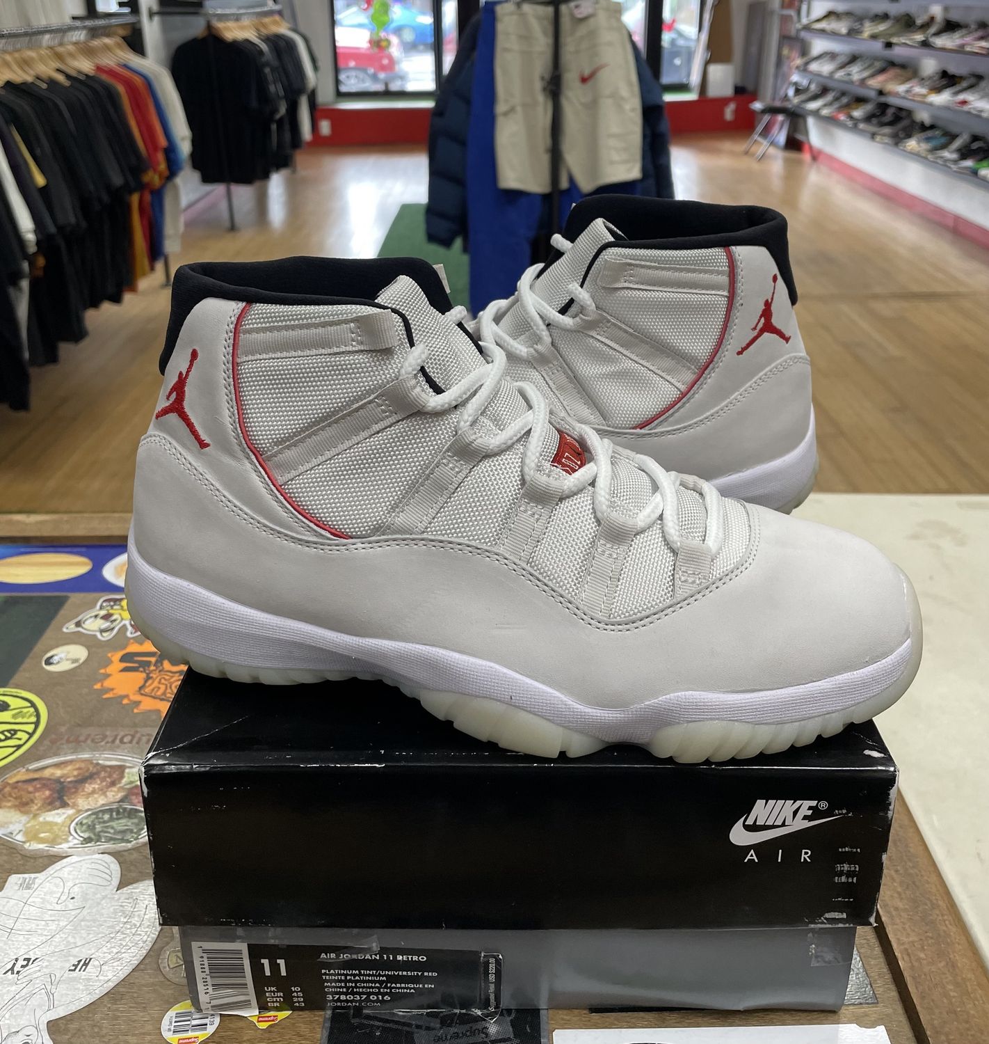 Jordan 11 Retro Platinum Tint Size 11 USED