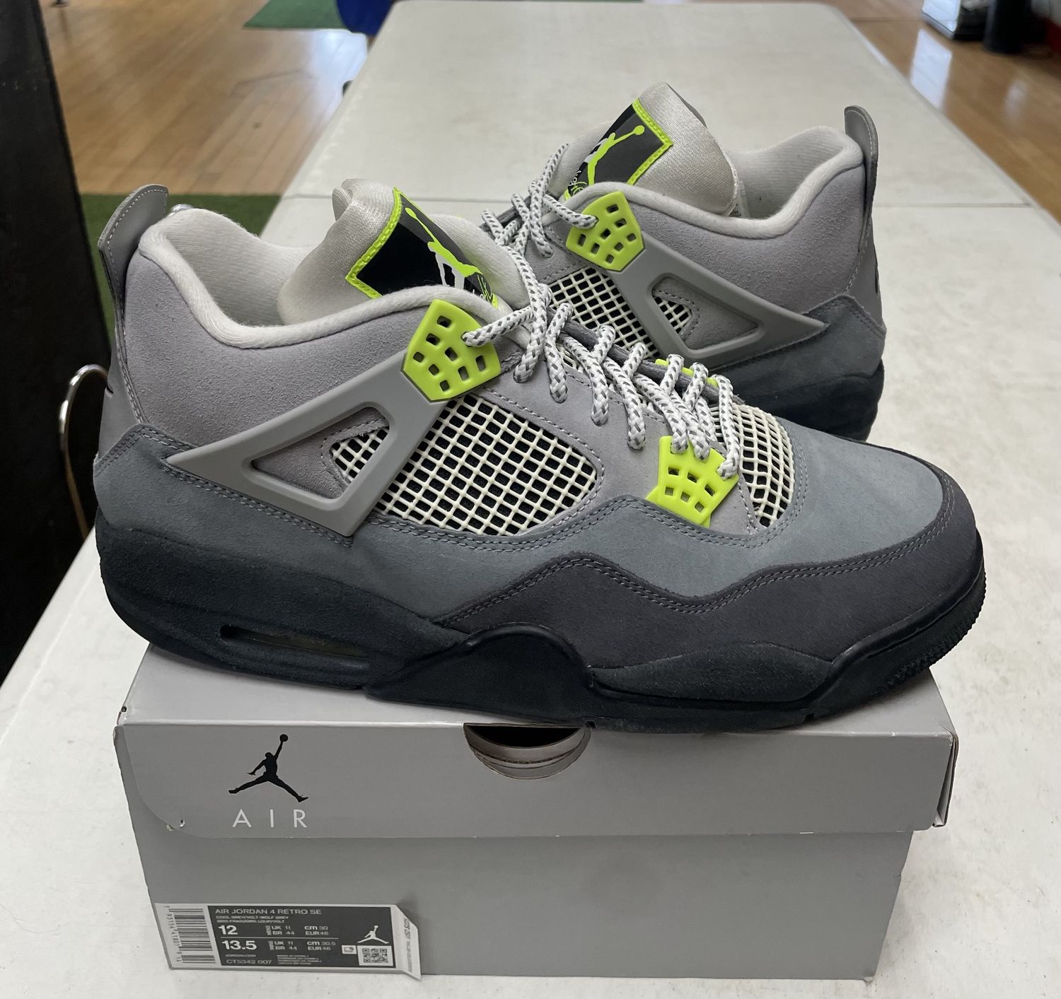 Jordan 4 Retro SE 95 Neon Size 12 USED
