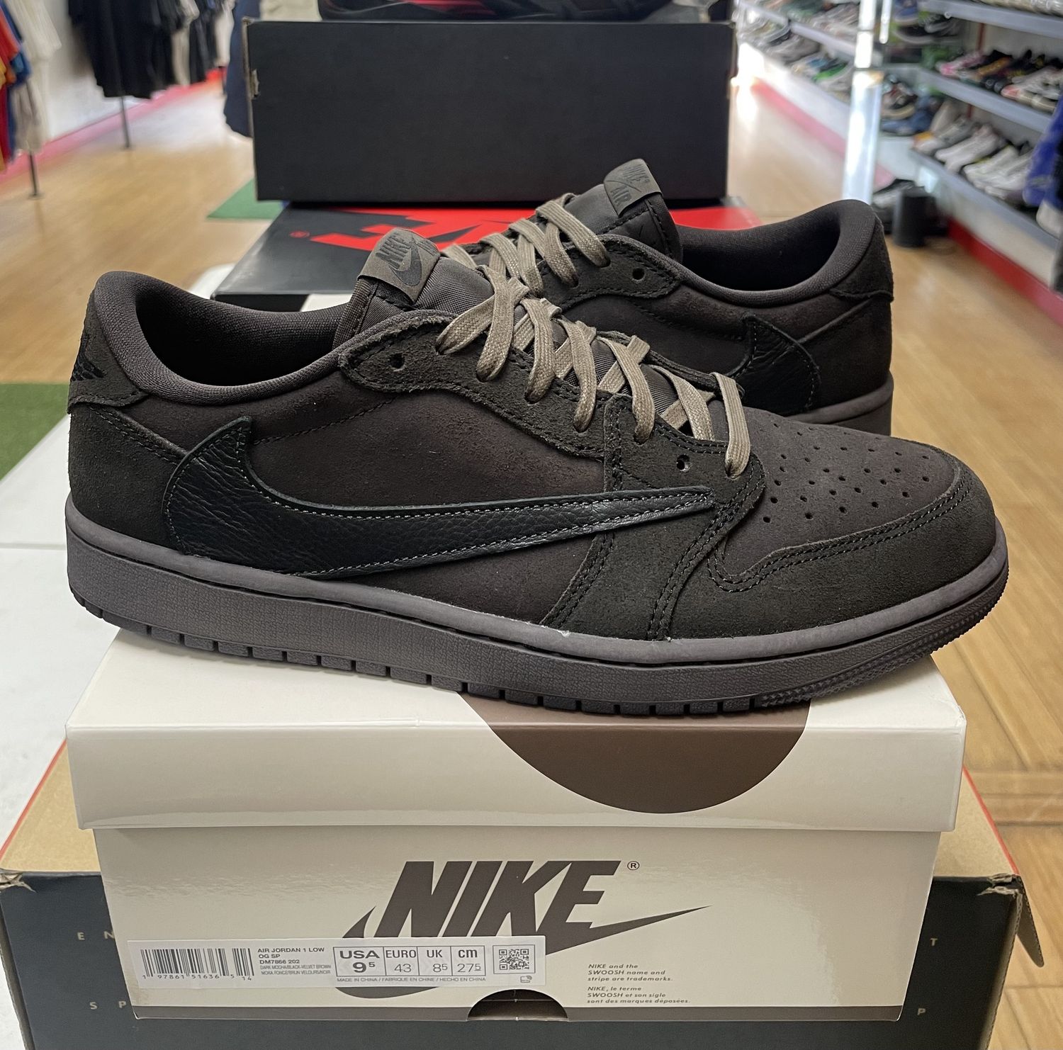 Jordan 1 Retro Low OG SP Travis Scott Velvet Brown Size 9.5 USED