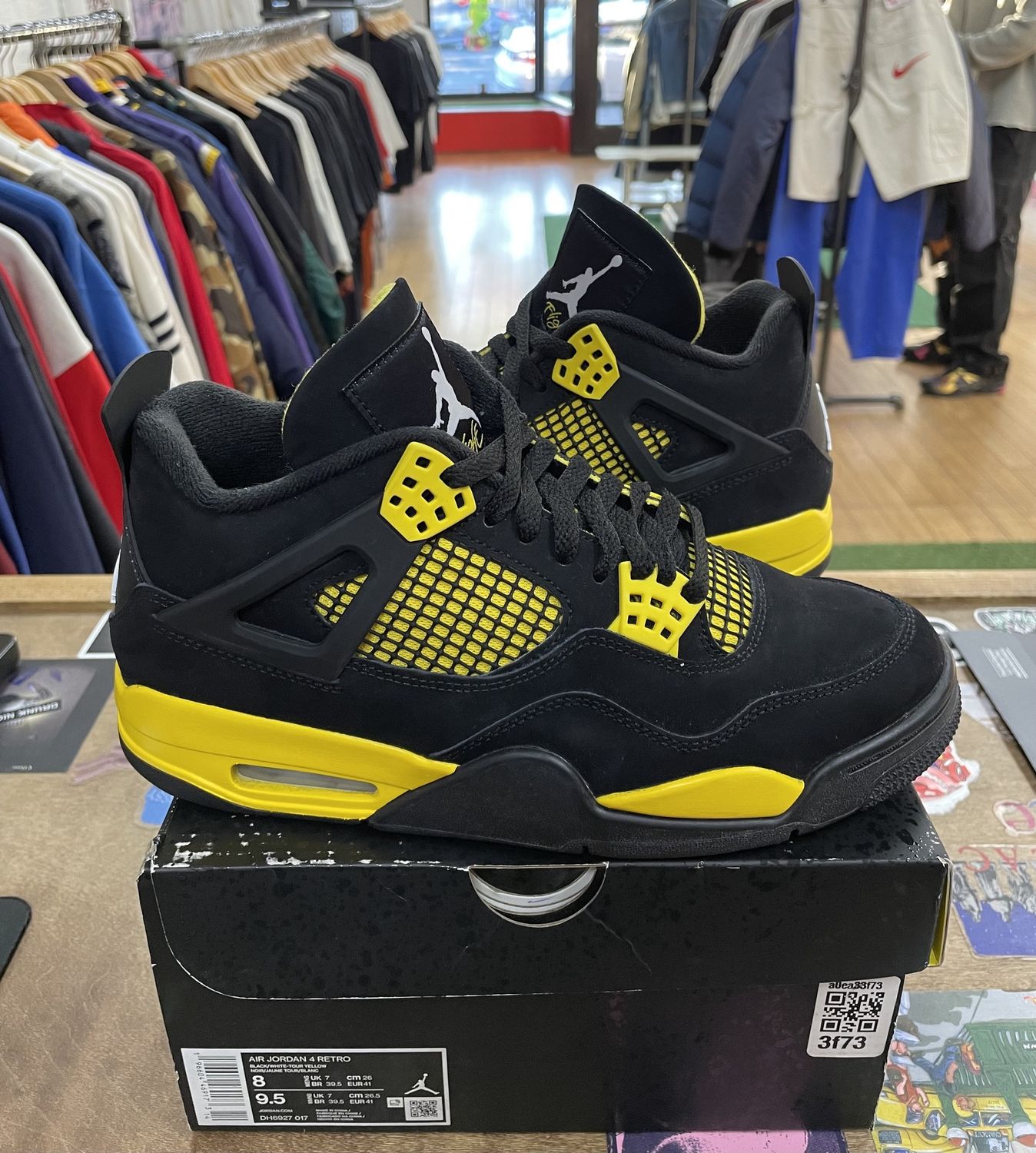 Jordan 4 Retro Thunder (2023) Size 8 USED