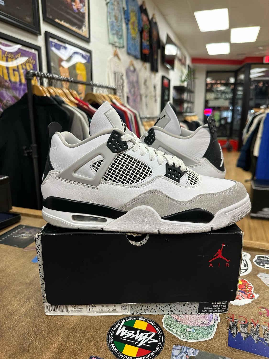 Jordan 4 Retro Military Black Sz 11 (USED) Replacement Box