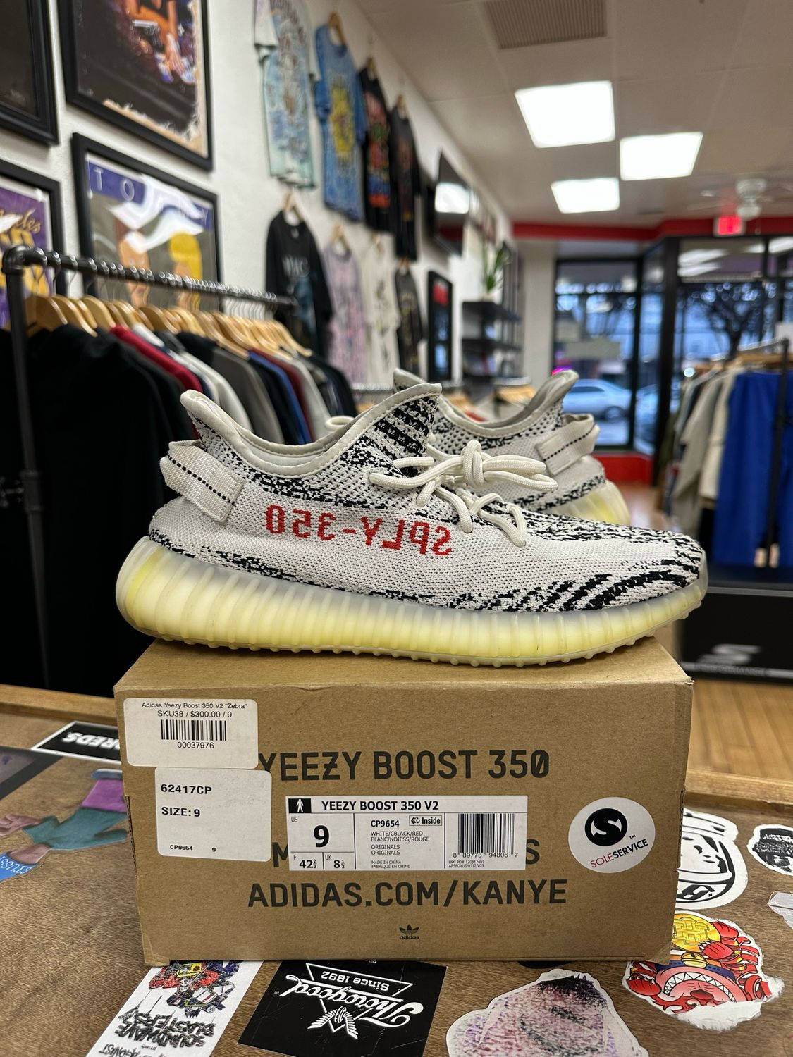 adidas Yeezy Boost 350 V2 Zebra Sz 9 (USED)