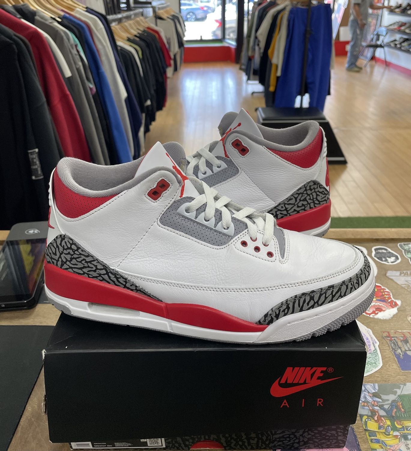 Jordan 3 Retro Fire Red (2022) Size 10.5 M Pre owned