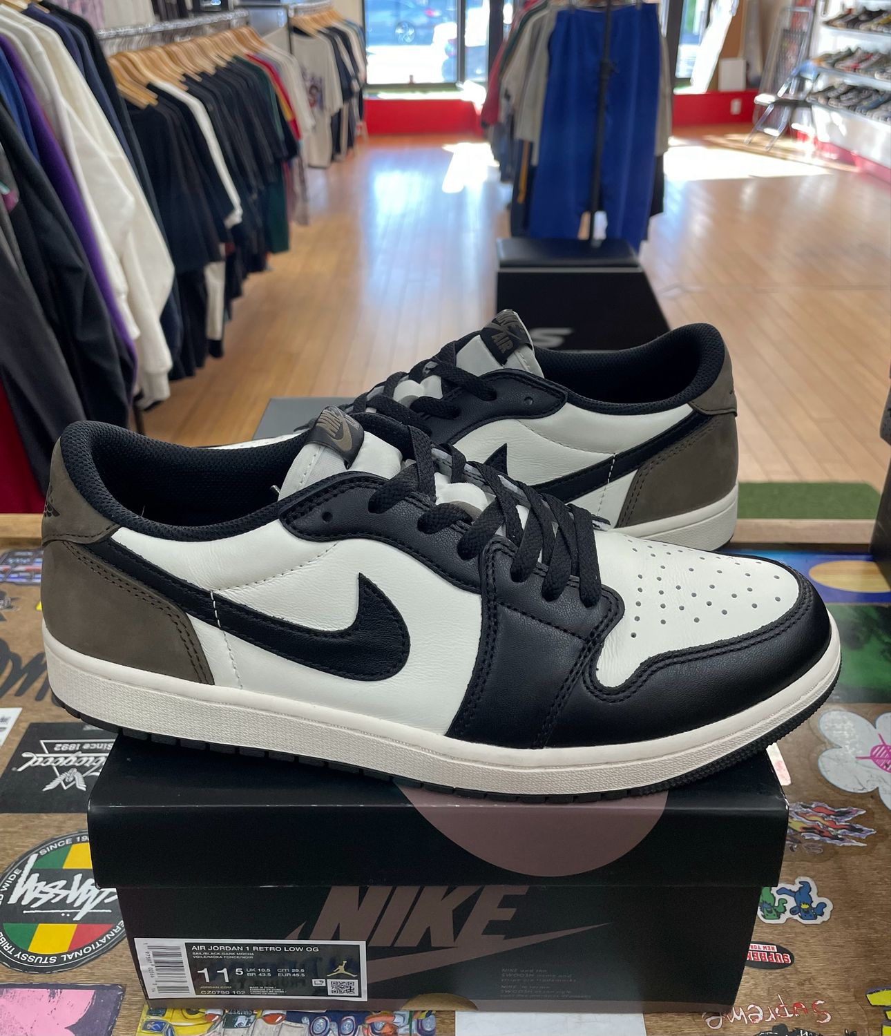 Pre Owned Air Jordan 1 Retro Low OG Mocha Size 11.5