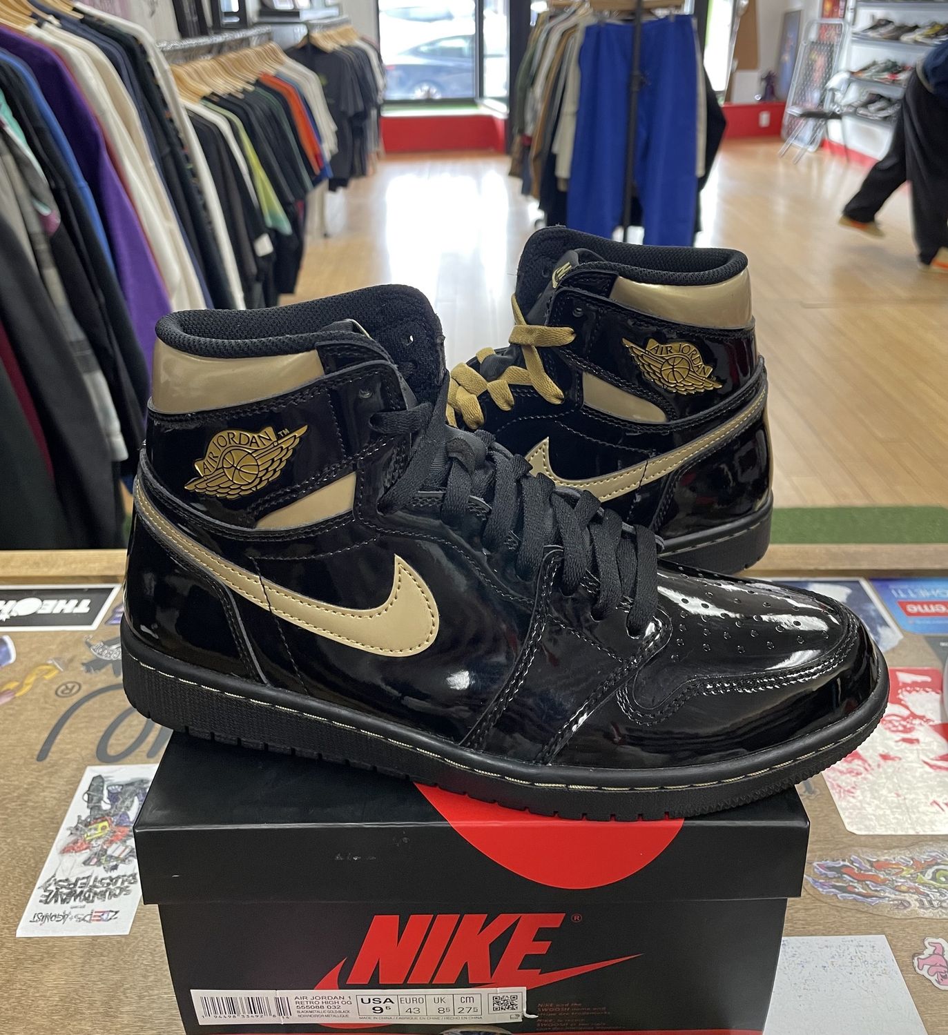 Jordan 1 Retro High Black Metallic Gold (2020) Size 9.5 (WORN)