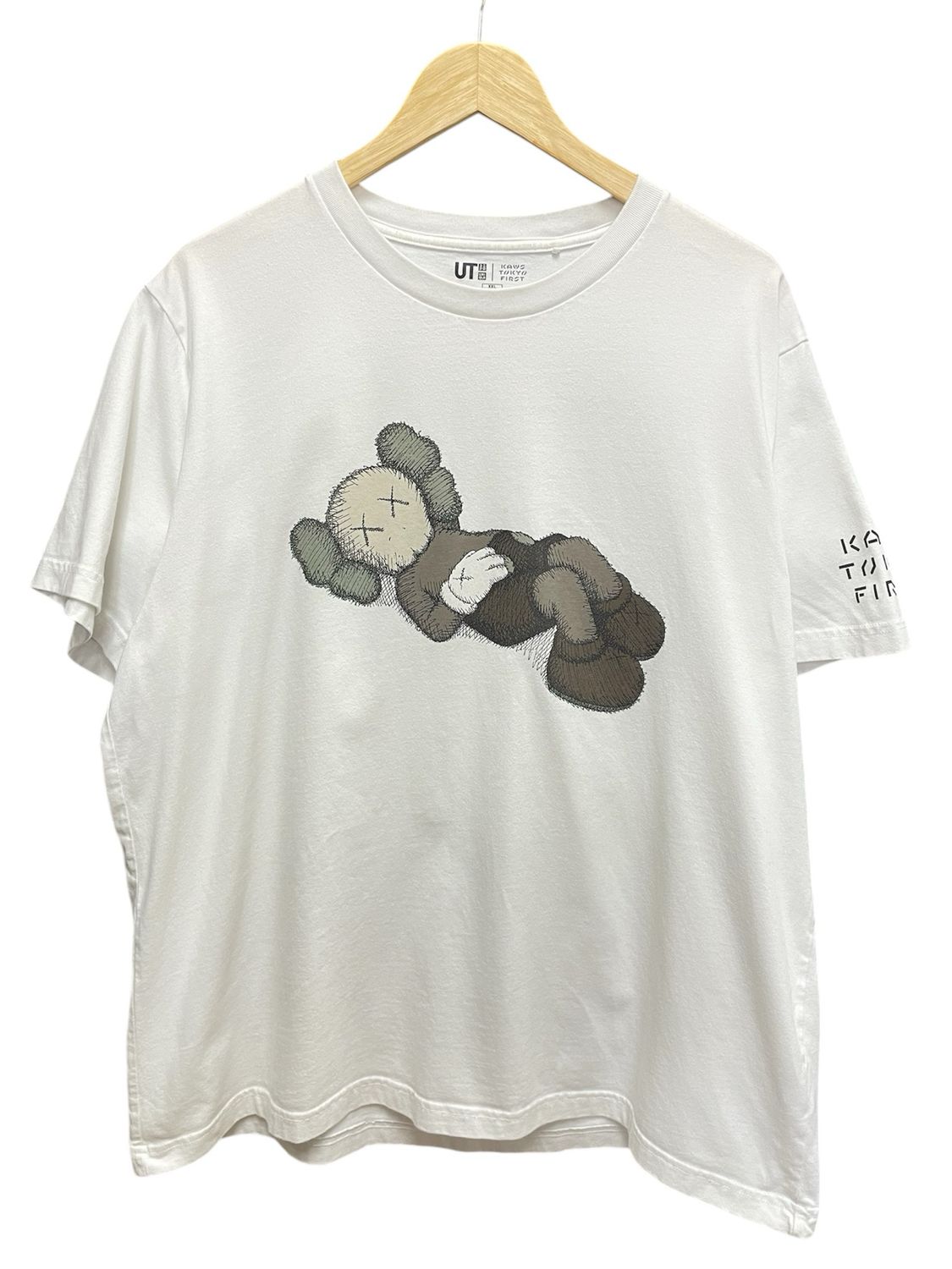 Kaws x Uniqlo Tokyo First Tee Size XXL (Fits XL)