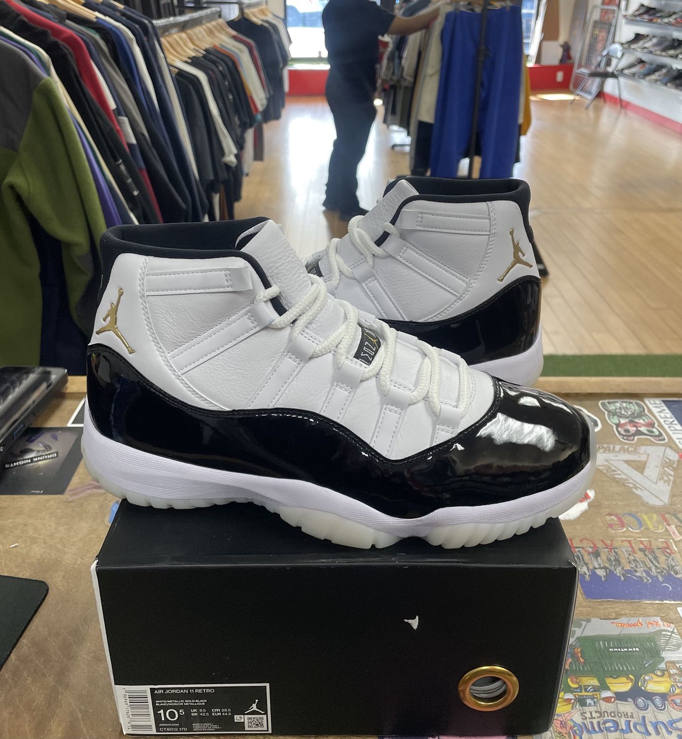 Lightly Worn Jordan 11 Retro Gratitude Size 10.5