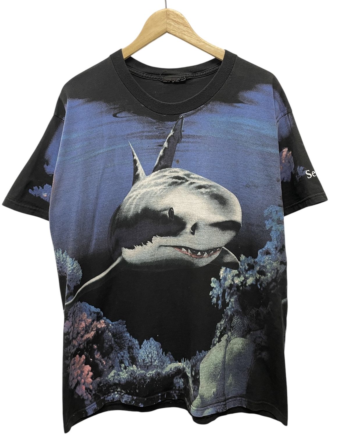 Vtg Seaworld Shark AOP Size XL
