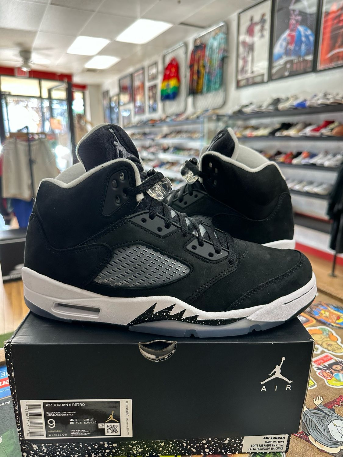 Jordan 5 Retro Moonlight (2021) Size 9 (Tried-On)