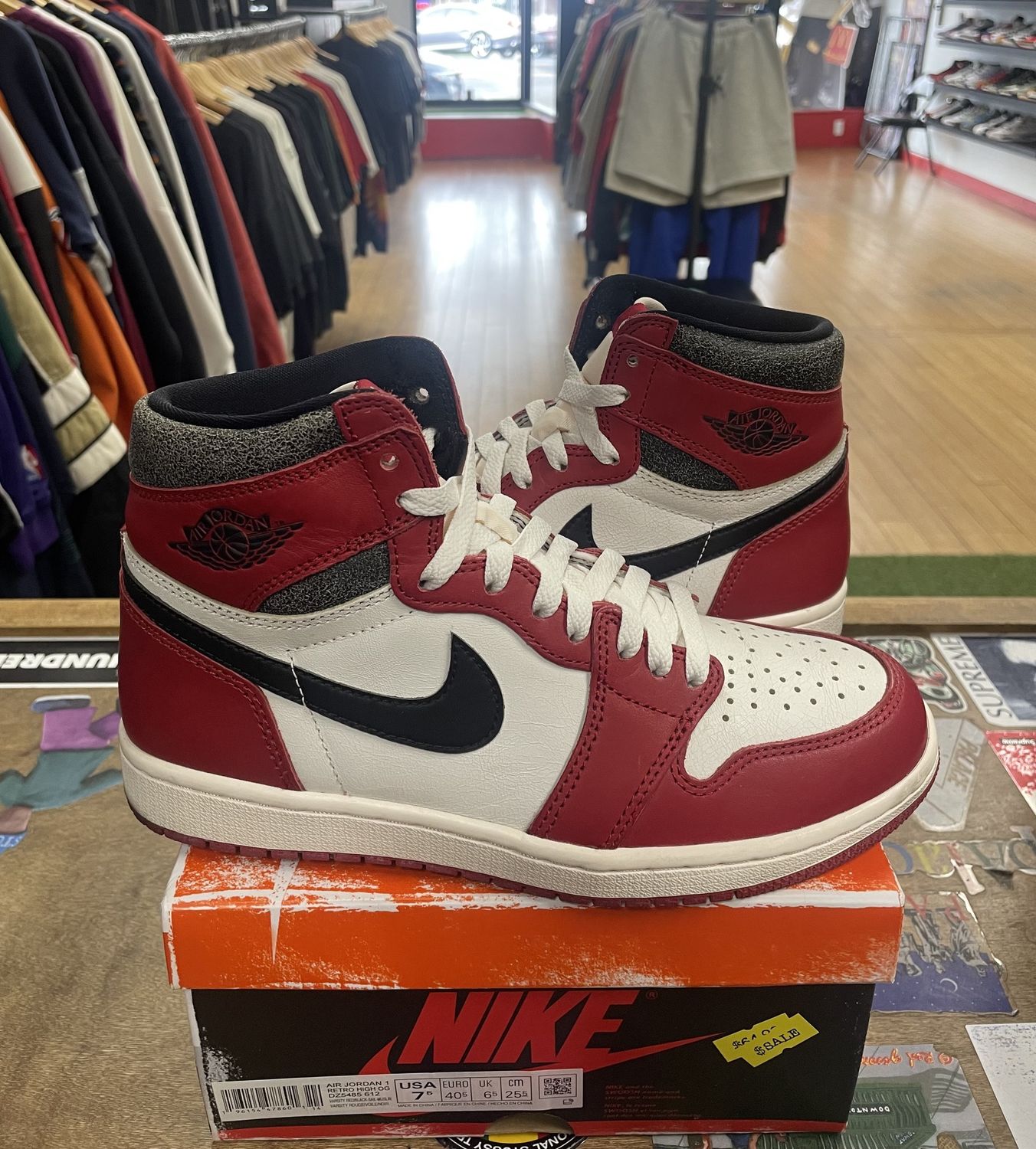 Jordan 1 Retro High OG Chicago Lost and Found Size 7.5 Pre-Owned