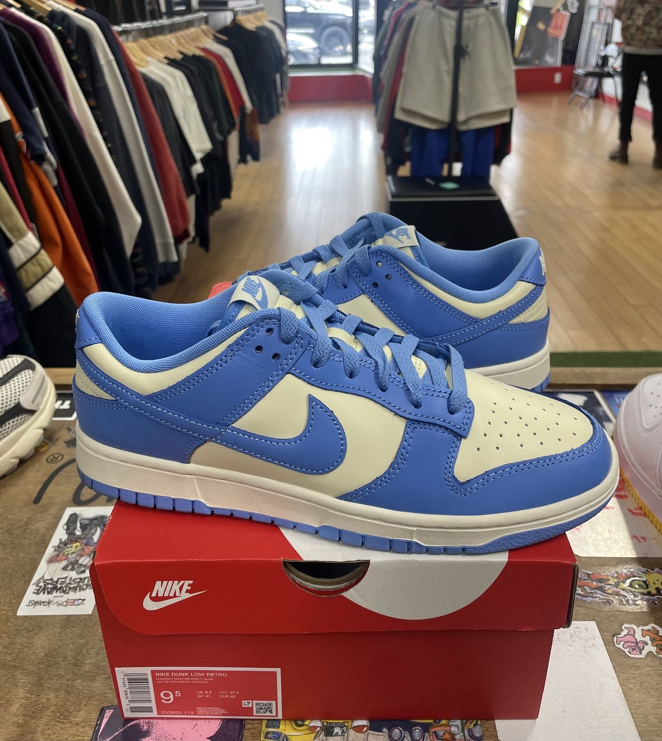Nike Dunk Low Retro University Blue Size 9.5 Pre-Owned
